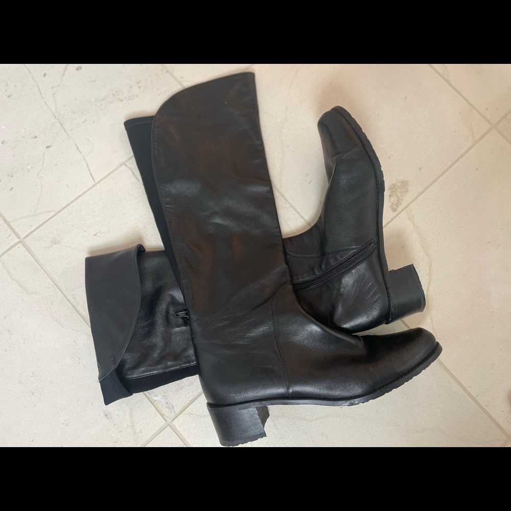 Stuart Weitzman tall leather boot. Size 10B